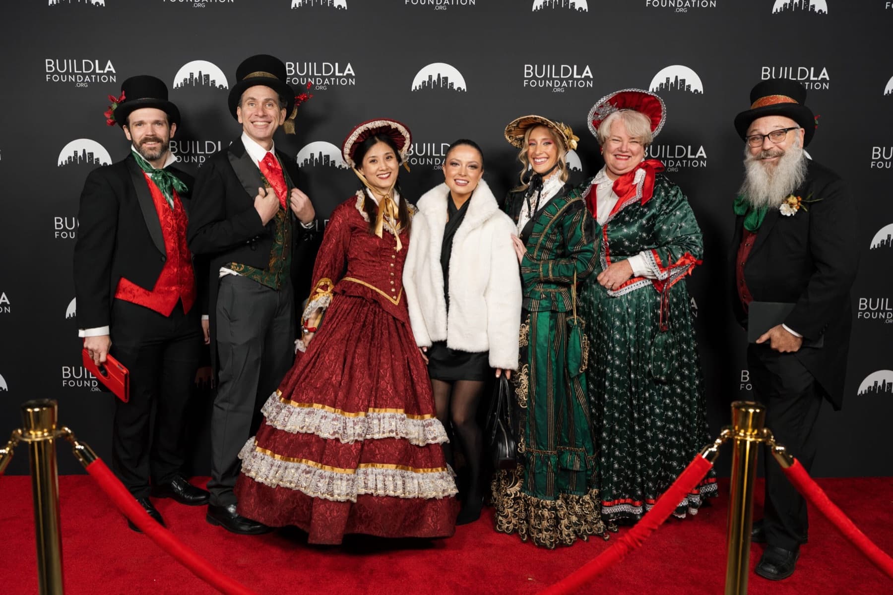 The carolers arrive